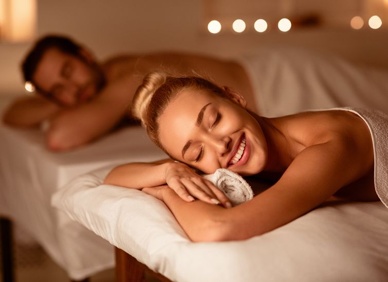 Ayurveda Paarmassage – für Paare & beste Freunde Ayurveda Paarmassage – für Paare & beste Freunde