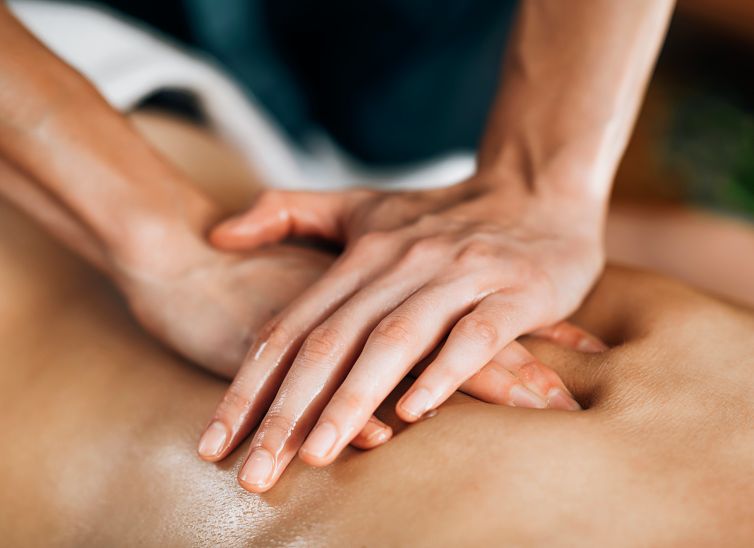 Upanahasveda Rückenmassage Upanahasveda Rückenmassage